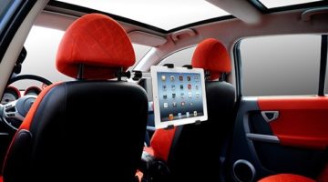 article-Bientôt le départ en vacances? Anticipez avec le support universel pour tablette en voiture NeoXeo